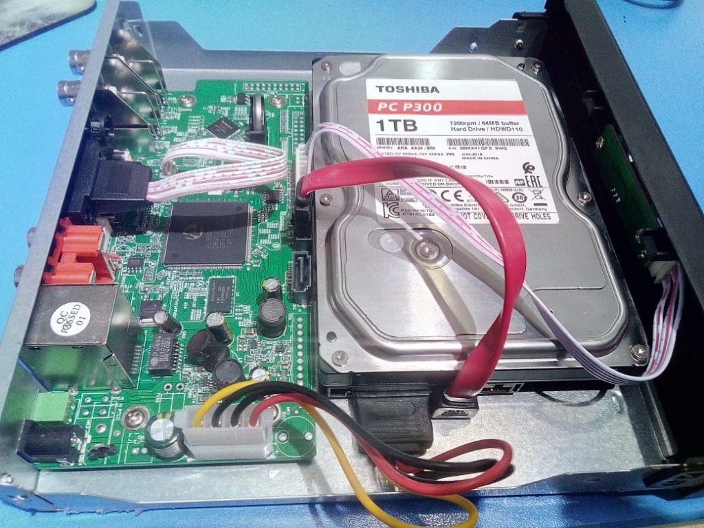 Срок службы жесткого. Жесткий диск для видеорегистратора DVR-8708p v2.0. J2000-HDVR-08h4. Жёсткий диск для видеорегистратора восьмиканального. LG e300 HDD.